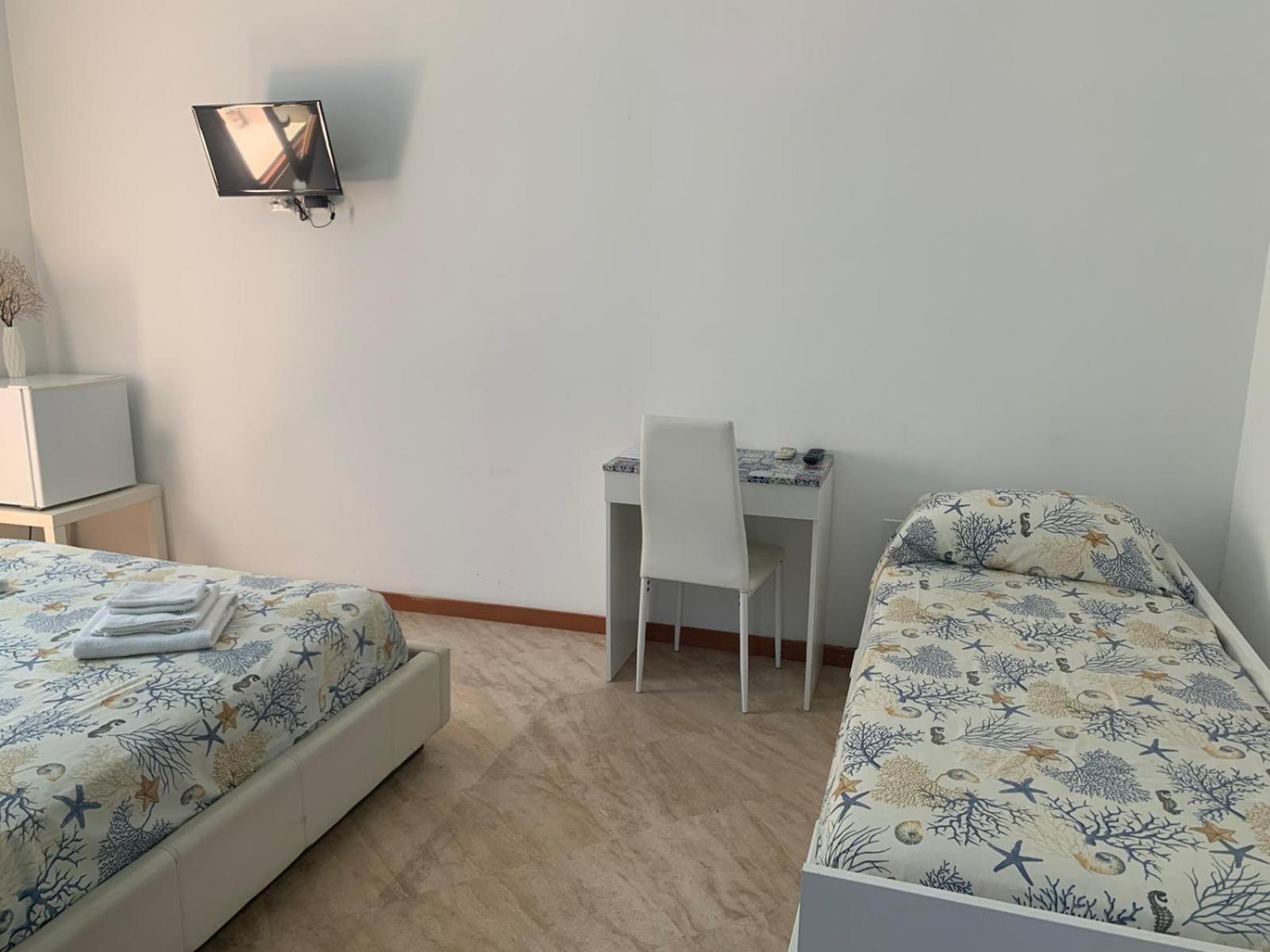 Borgo Marino Suite B&B Чефалу Екстериор снимка