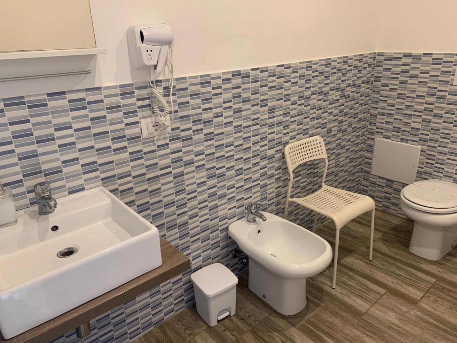 Borgo Marino Suite B&B Чефалу Екстериор снимка