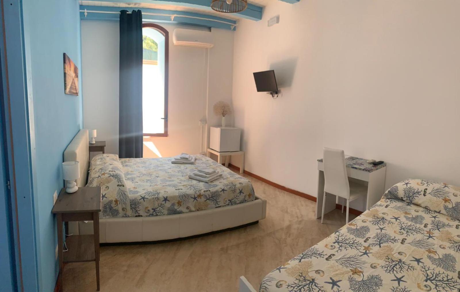 Borgo Marino Suite B&B Чефалу Екстериор снимка
