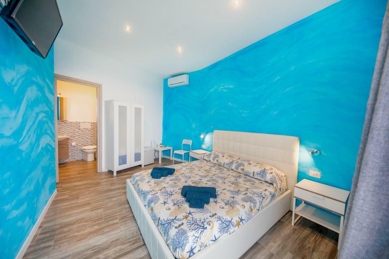 Borgo Marino Suite B&B Чефалу Екстериор снимка
